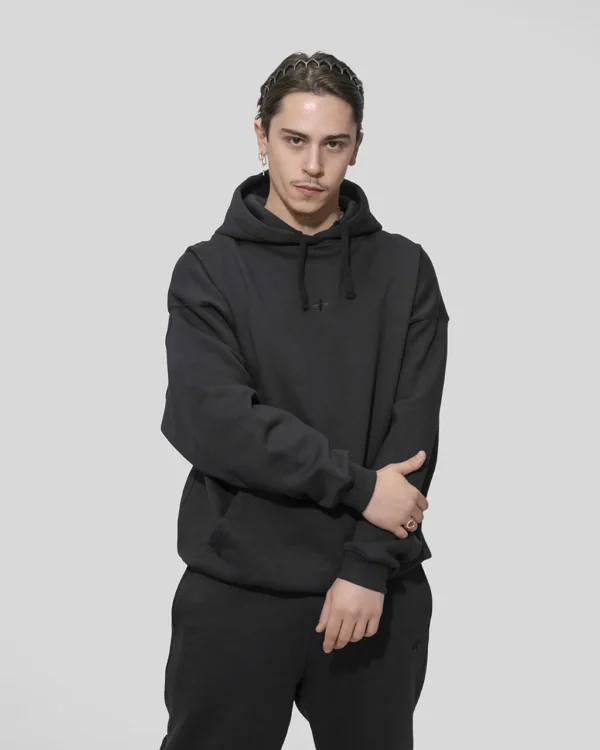 CORE HOODIE IN BLACK - Image 3